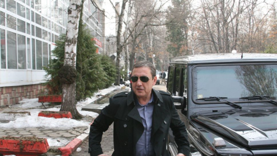 Шофьорът на бившия бос на ЦСКА сътворил автоекшъна в Лозенец