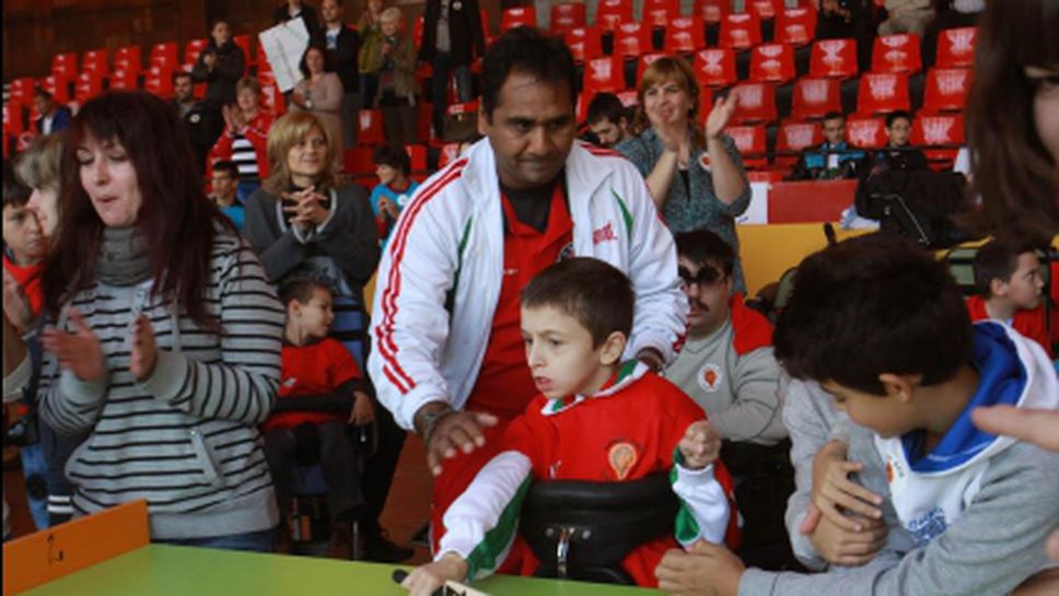 Спец №1 по крикет у нас търси желаещи за работа с деца с увреждания