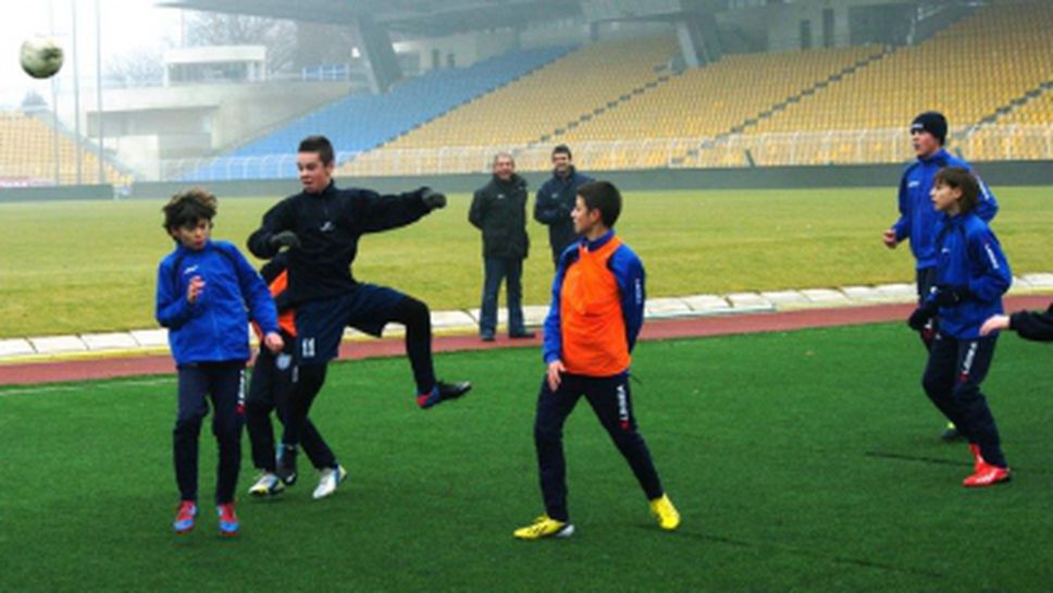 Три формации на Черноморец с победи срещу Нефтохимик