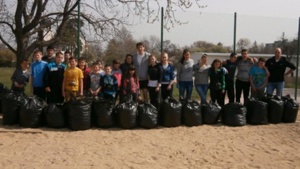 ВК Божур откри плажният сезон с пролетно почистване!