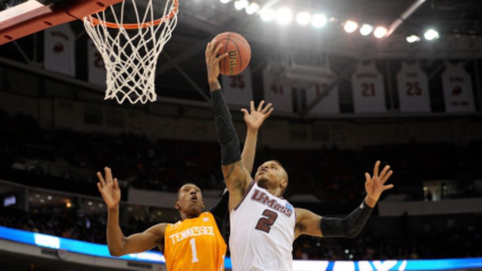 Колежански баскетболист публично призна хомосексуалността си