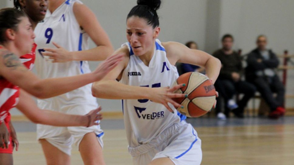 Левски обърна Нефтохимик и поведе в полуфиналите (галерия)