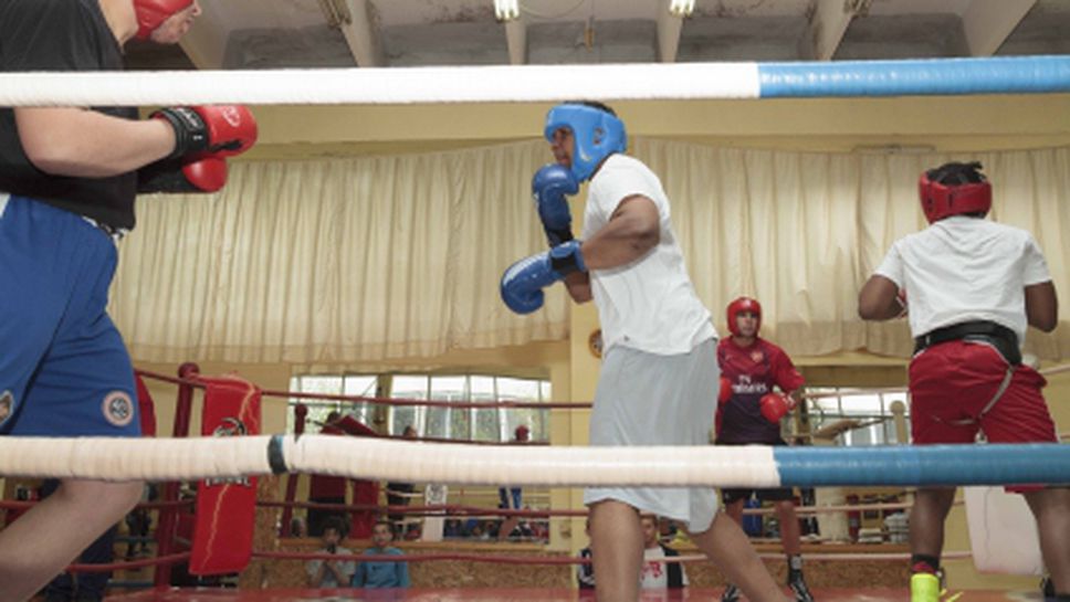 Боксьорите направиха спаринг със САЩ преди световното