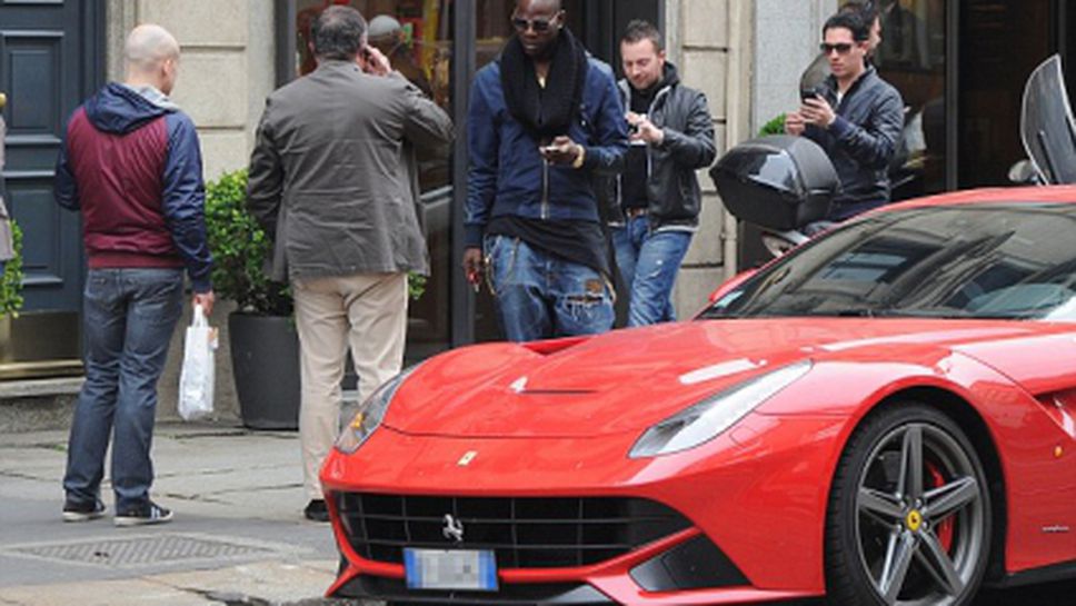 Марио Балотели релаксира с Ferrari и наргиле