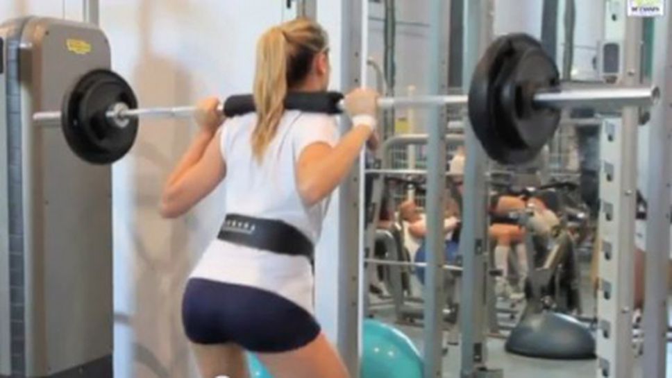 Ето как работят Ева Янева и съотборничките й от Кан във фитнеса (видео)