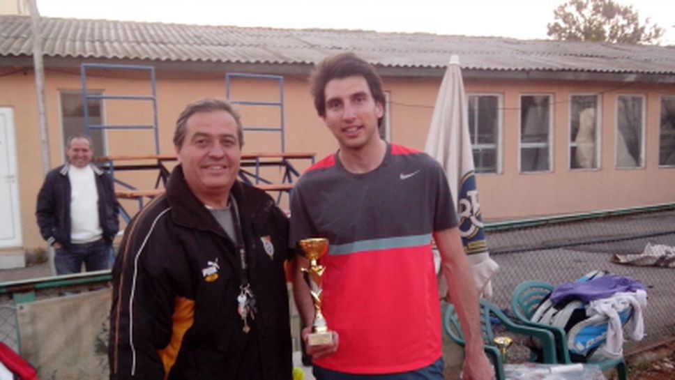 Кой друг? Едиз Батран отново не остави шансове на съперниците