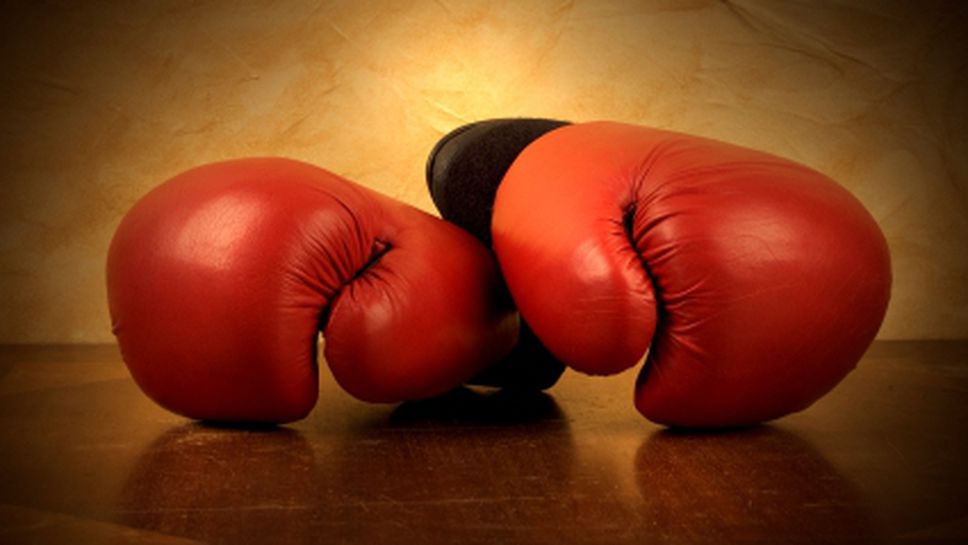 Двама българи ще се боксират в сряда на младежкото СП