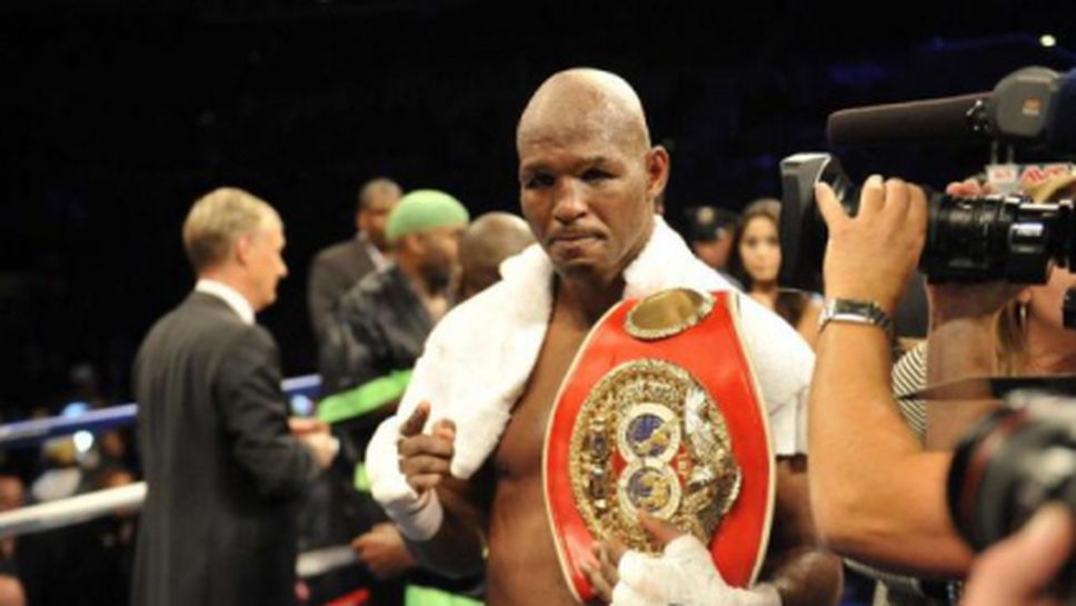 Хопкинс стана най-възрастният притежател на два пояса в професионалния бокс