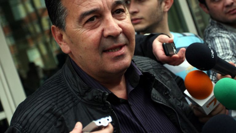 Узунов за Коко Динев: Нека каже на коя политическа партия изпълнява поръчките