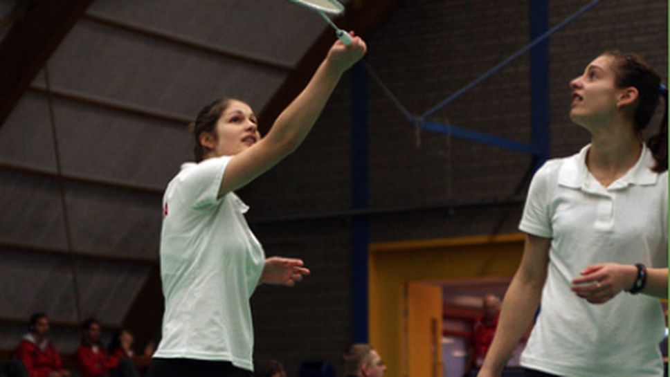 Сестри Стоеви се класираха на 1/4-финал на европейското първенство по бадминтон