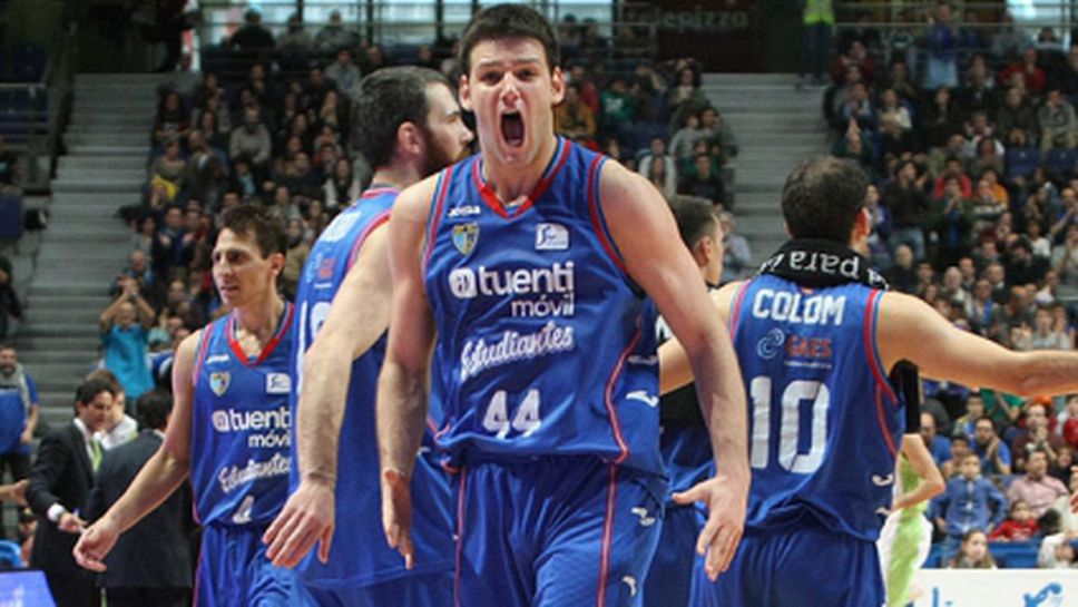 Деян Иванов се завърна в игра за Естудиантес