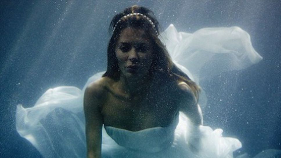 Подводната фотосесия на Даниел Линекер (снимки)