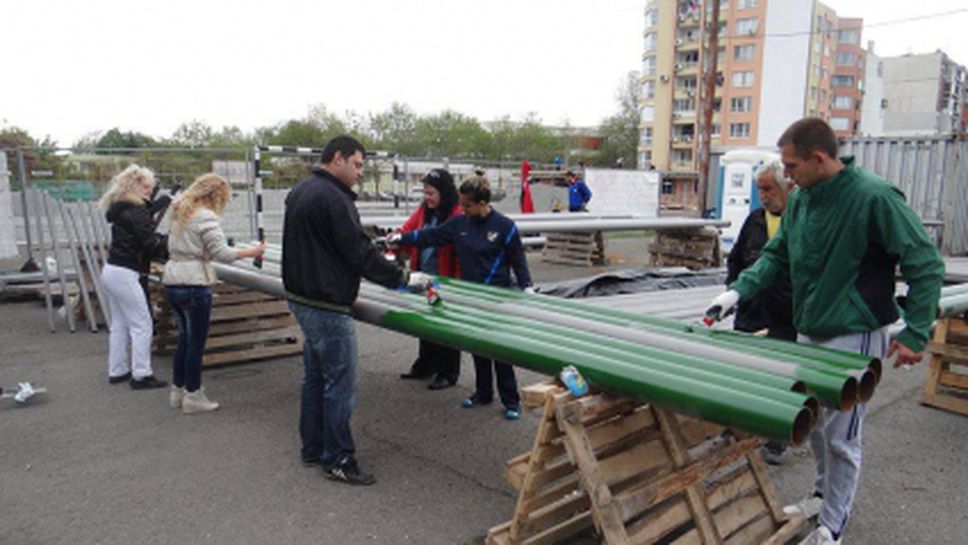 Родителското тяло в "Звездичка" помага за новата база (галерия)