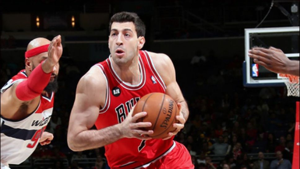 Лаборал Куча преговаря с бивш играч на Чикаго