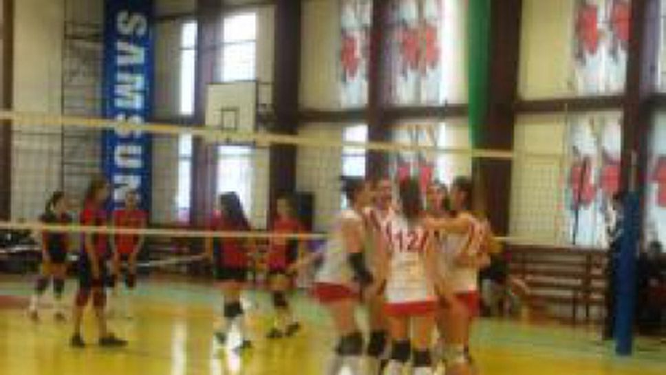 ЦСКА и Локомотив стартираха с победи за девойки старша