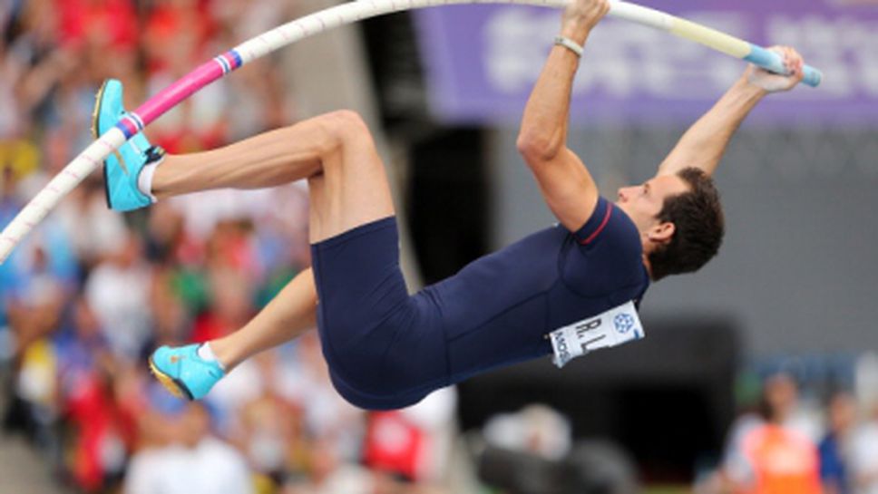 Лавийени оглави световната ранглиста за сезона