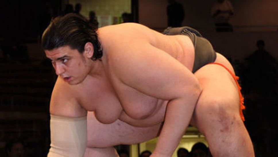 Даниел Иванов постигна пета победа на турнира по сумо в Токио