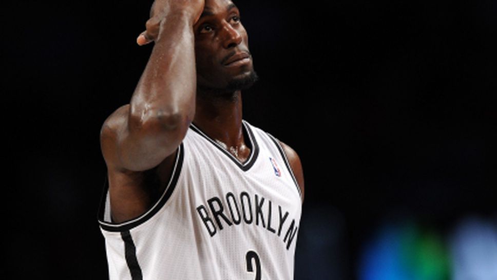 Гарнет остава на терена още година