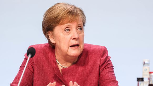 Меркел призова УЕФА да подходи отговорно за броя зрители за финалната фаза на Евро 2020