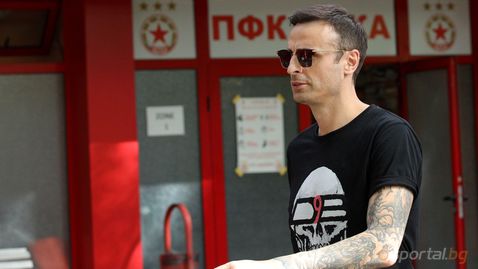 Михайлов: Нормално е ЦСКА да издигне Бербатов - ЦСКА е този, който е приет от феновете