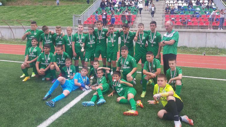  Ръководството на Вихрен освободи децата от ДЮШ от такса 