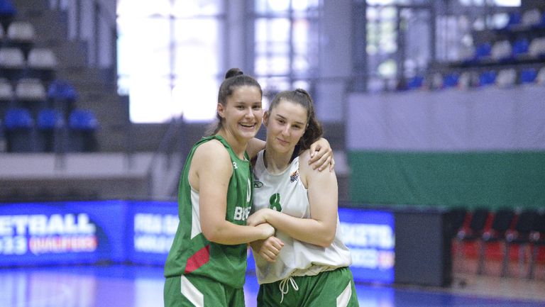 Тимът ни доминира напълно през първото полувреме като във втората