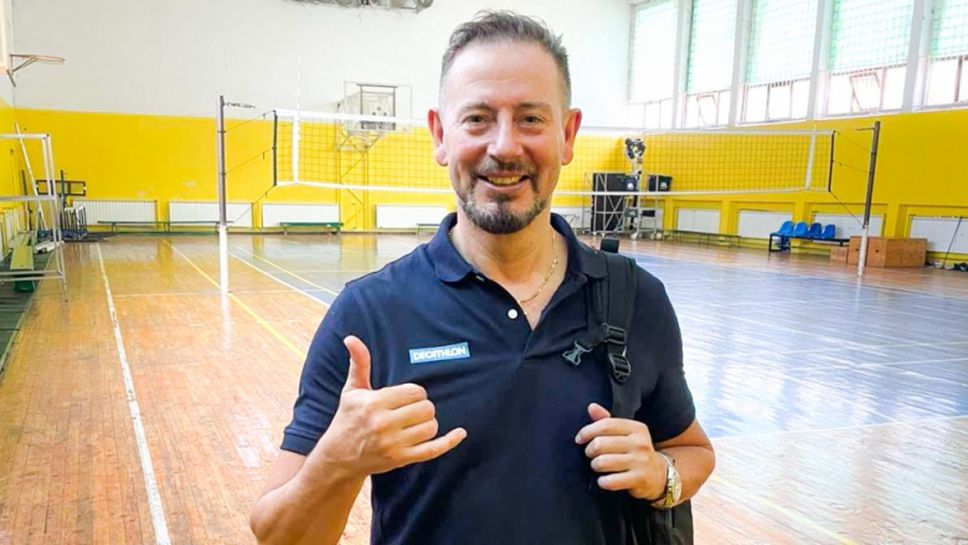 Алберто Джулиани посети залата на школата на ВК Хебър