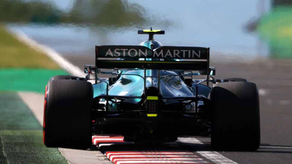 Астън Мартин се целят в 5-то място при конструкторите