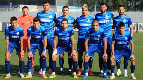  Дунав (Русе) към този момент е в професионалния футбол 