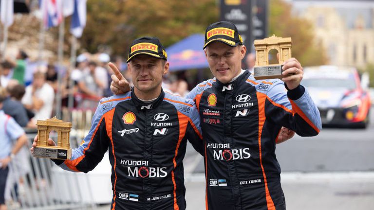 Световният шампион в WRC за 2019 година Ойт Танак започна