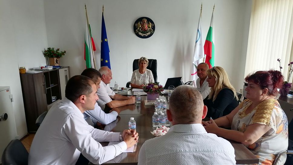 Весела Лечева обсъди с кметове развитието на спорта в малките населени места