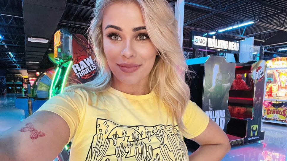 Пейдж Ванзант е секси зайче