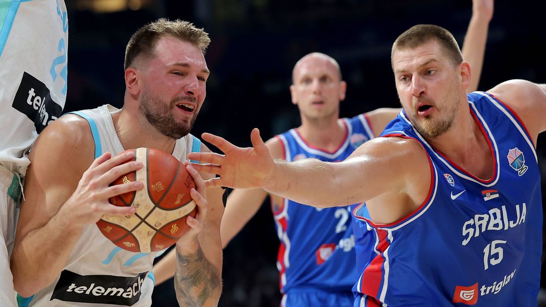 Йокич срещу Дончич - първо битка на терена, а после... целувка