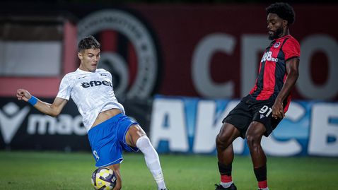 Локомотив (София) и Спартак (Варна) не намериха път към гола