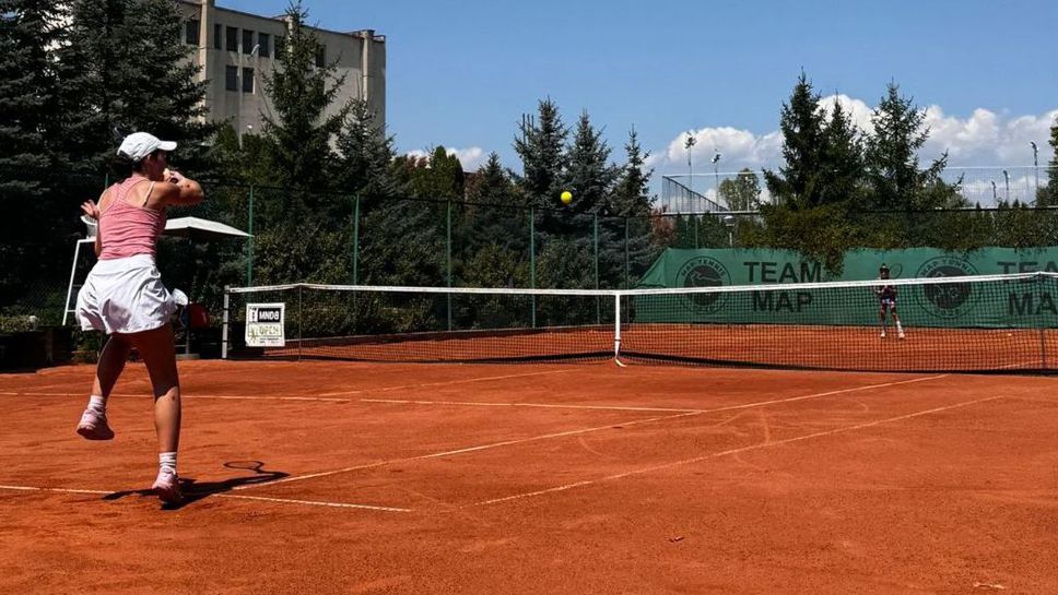 Три българчета са полуфиналисти на турнира от Тенис Европа в София
