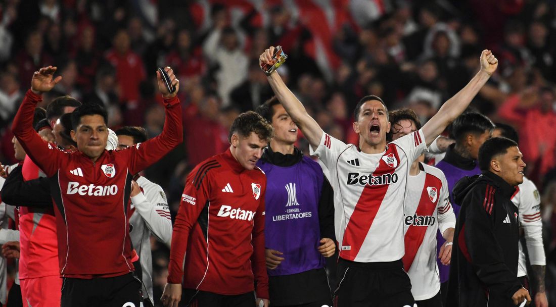 С много мъка Ривър Плейт се добра до четвъртфиналите в Копа Либертадорес, носителят на трофея отпадна