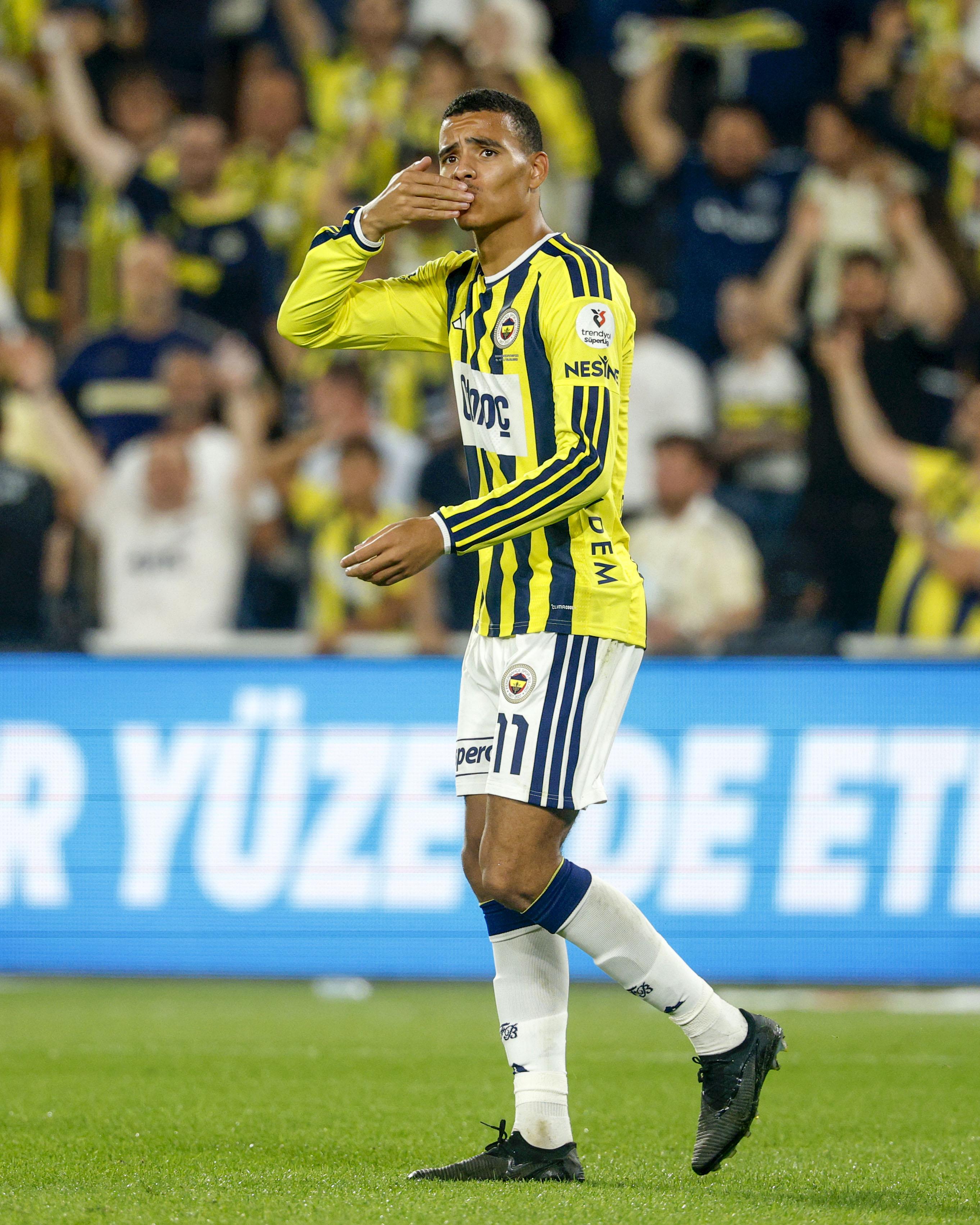 Fenerbahce secures first league win with 4-2 victory over Konyaspor
