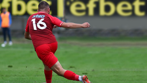  Марек спря серията на Балкан и се откъсна на върха 