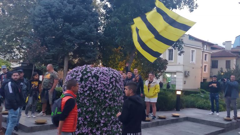 Феновете на Ботев се събират пред Община Пловдив