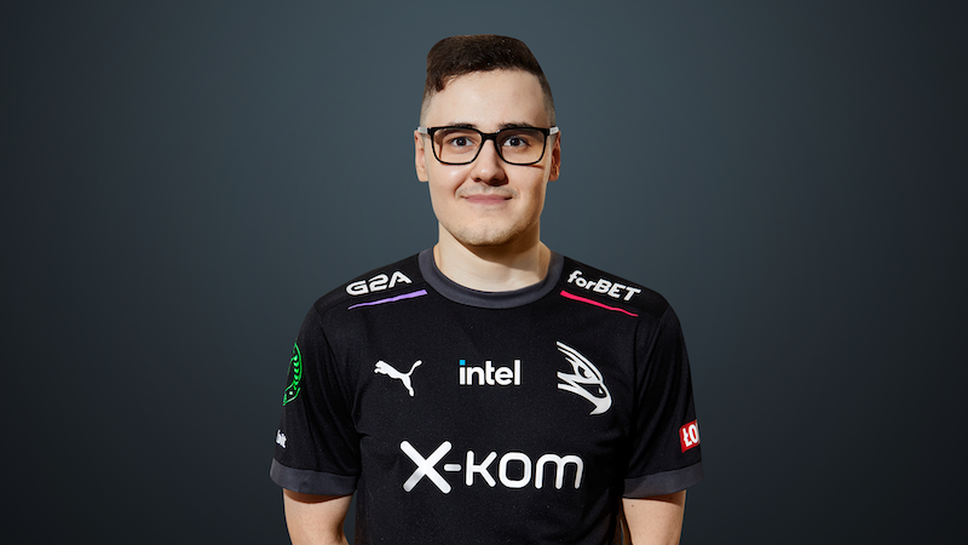 Денис Христов и HONORIS се справиха с променения Apeks