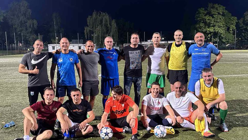 Румънските депутати разпиляха на футбол българските си колеги
