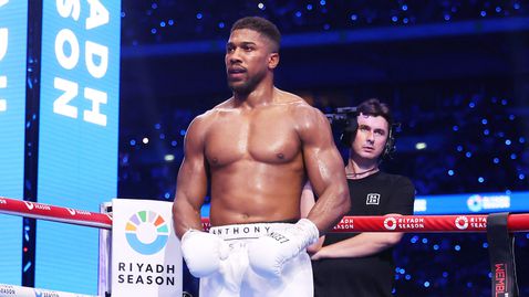  Антъни Джошуа тренира за пръв път след тежката злополука 