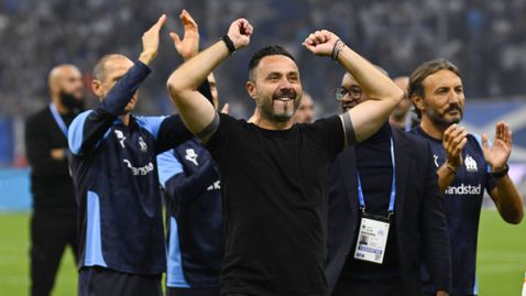 Тотнъм предложи изненадващо дълъг договор на Де Дзерби, очаква отговора му до часове