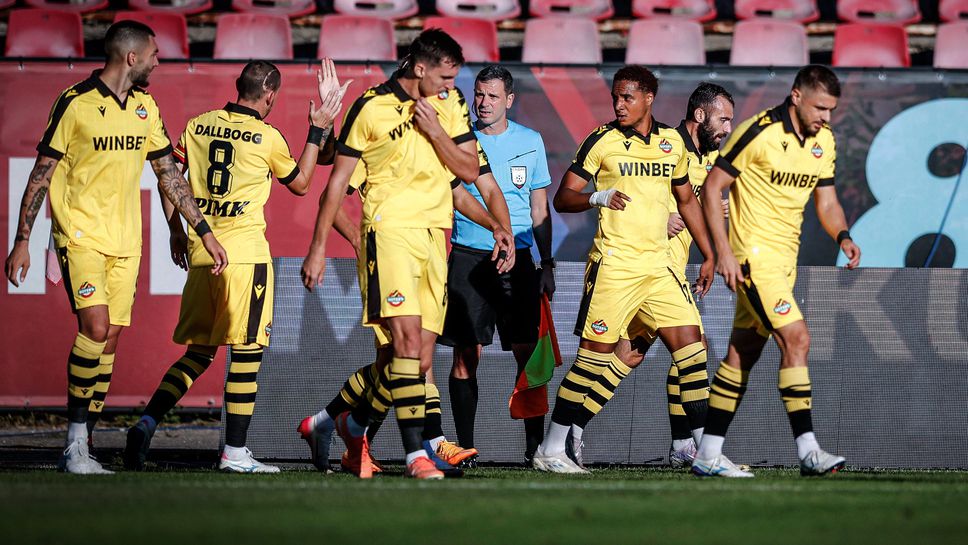 Проблем за Ботев (Пд): защитник претърпя операция, още трима са с контузии