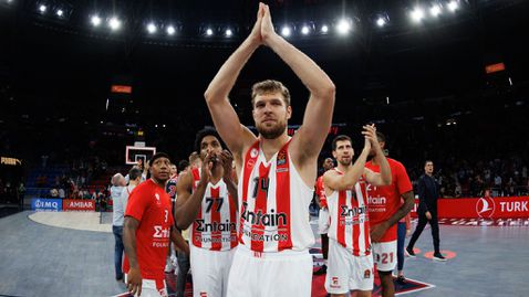  Везенков с нов топ мач, Олимпиакос удари Арис в вманиачен конфликт с дисквалификация 