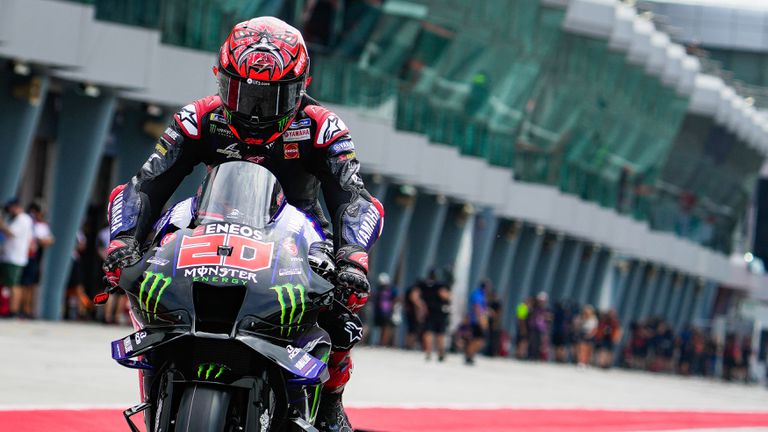 Световният шампион в MotoGP Фабио Куартараро има фрактура на средния