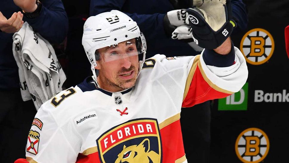 Канадският нападател Брад Маршан който прекара 16 години в тима