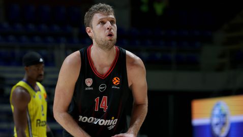 Везенков поведе колоната в Евролигата