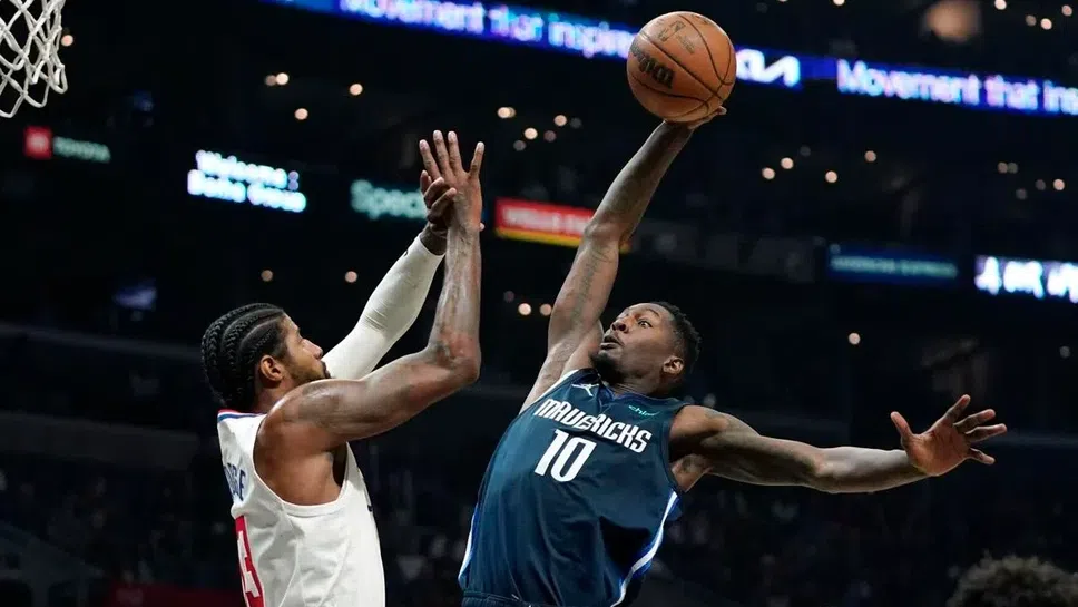 Клипърс спечели битката с Маверикс