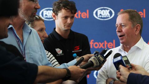  Мартин Брандъл: Ферари да вземе чужденец! 